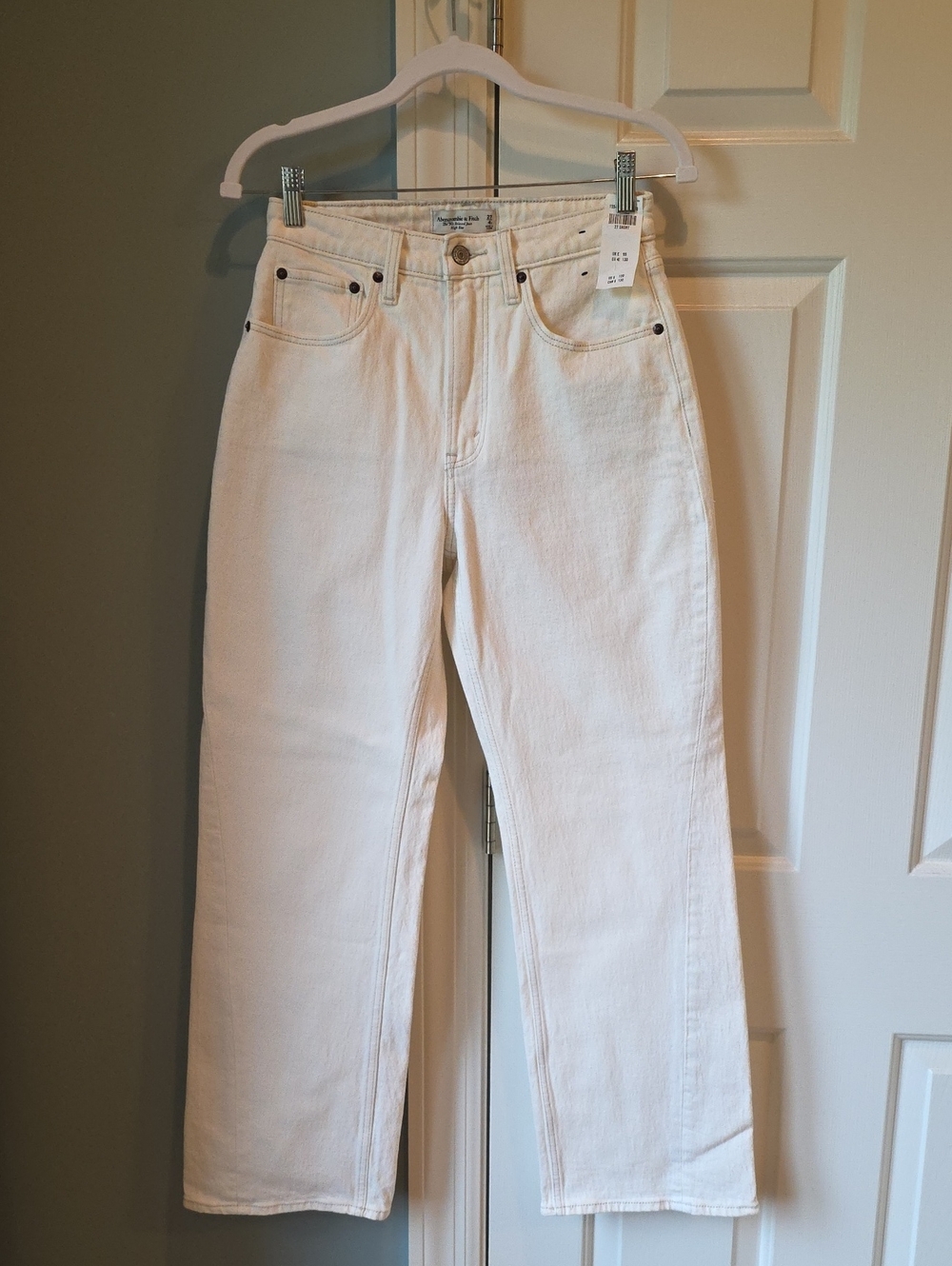 Abercrombie & Fitch Women's White Straight-Leg Jeans